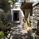 Latmos 1860 فيلة